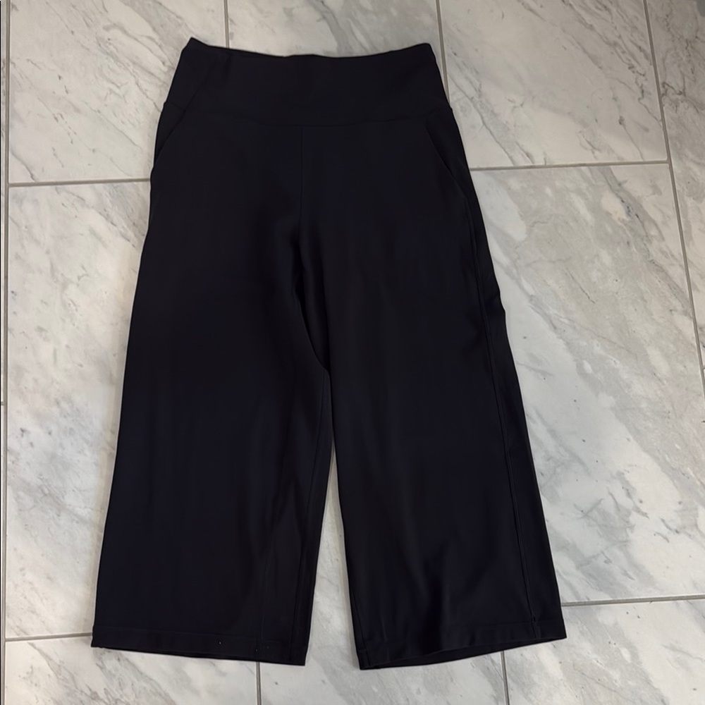 Lululemon black Wide-Leg Cropped Pants